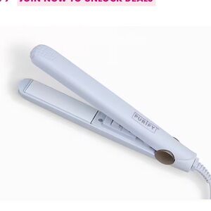 NWT PURIFY
Mini Hair Straightener With Pouch